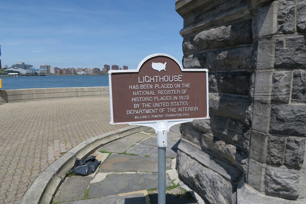 The Roosevelt Island Lighthouse