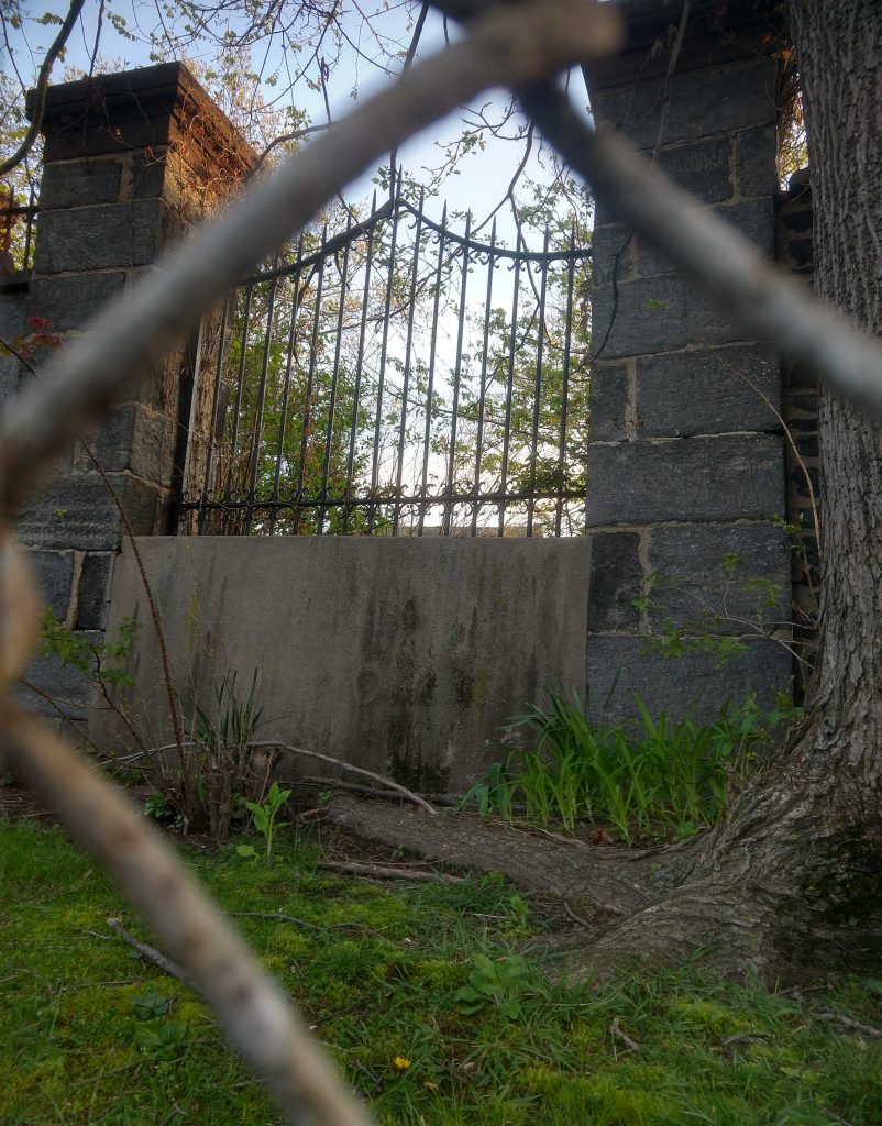 Lawrence Family Cemetery, Astoria