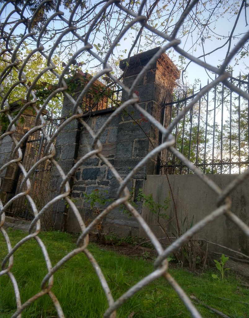 Lawrence Family Cemetery, Astoria