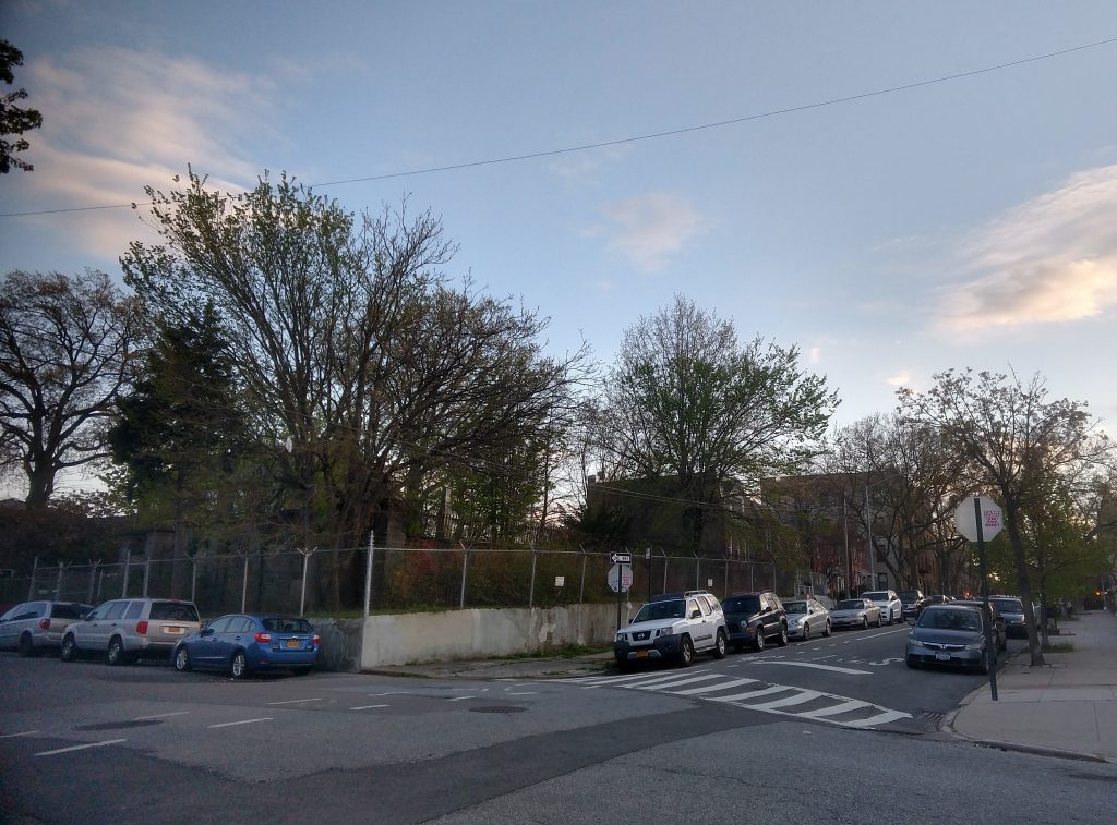 Lawrence Family Cemetery, Astoria